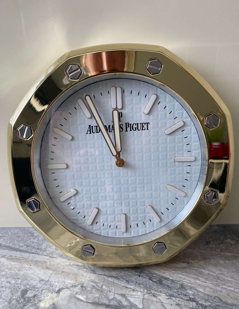 Lux Wall Clock